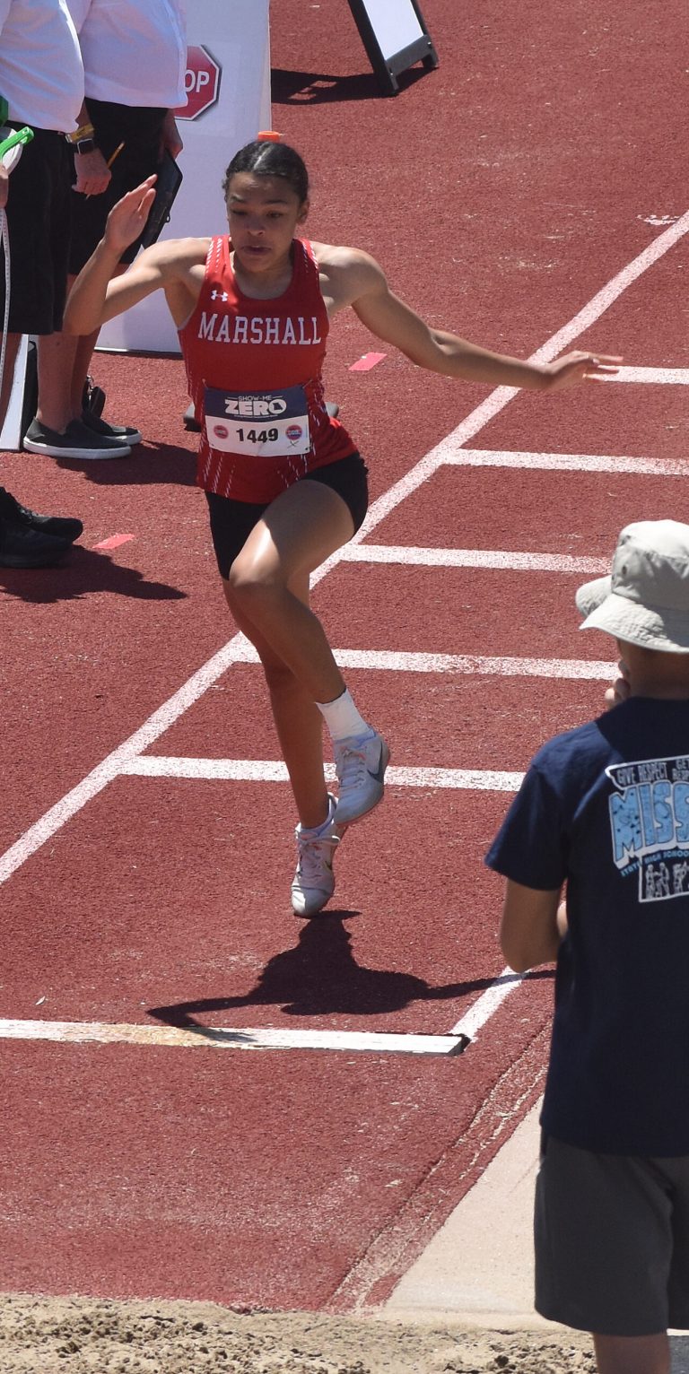 Lady Owl Shelley Thompson capped off a superb sophomore season with a seventh-place medal at the Class 4 State Track Meet at Jefferson City High School Friday. Thompson became the first Lady Owl to medal at the state meet in 10 years. (Hobby King/Democrat-News)