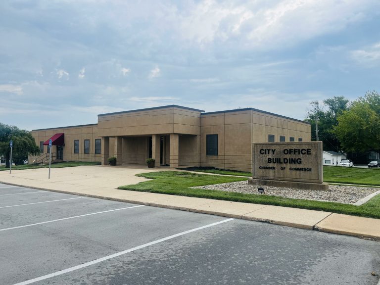 The Marshall City Council met in regular session on Tuesday night, Aug. 1. Danielle Linton-Hatfield/Democrat-News